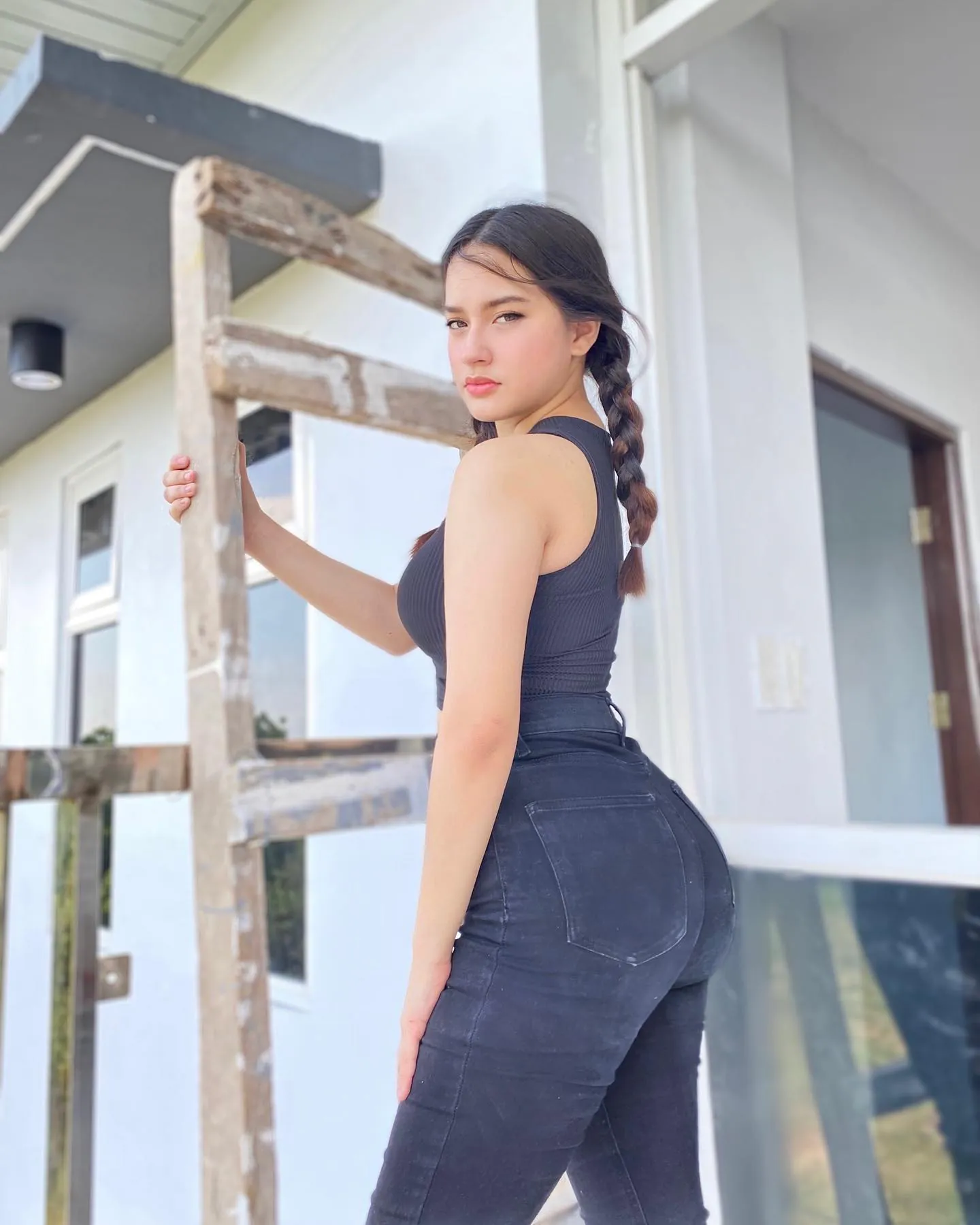 Jillian Ward - jillian-ward-hot-17.webp